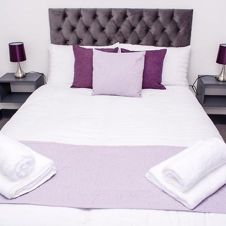 Homestay In Birmingham Sleeps 8 - Free Parking & Wifi Bagian luar foto