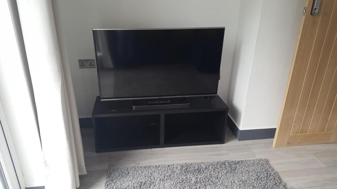 Homestay In Birmingham Sleeps 8 - Free Parking & Wifi Bagian luar foto