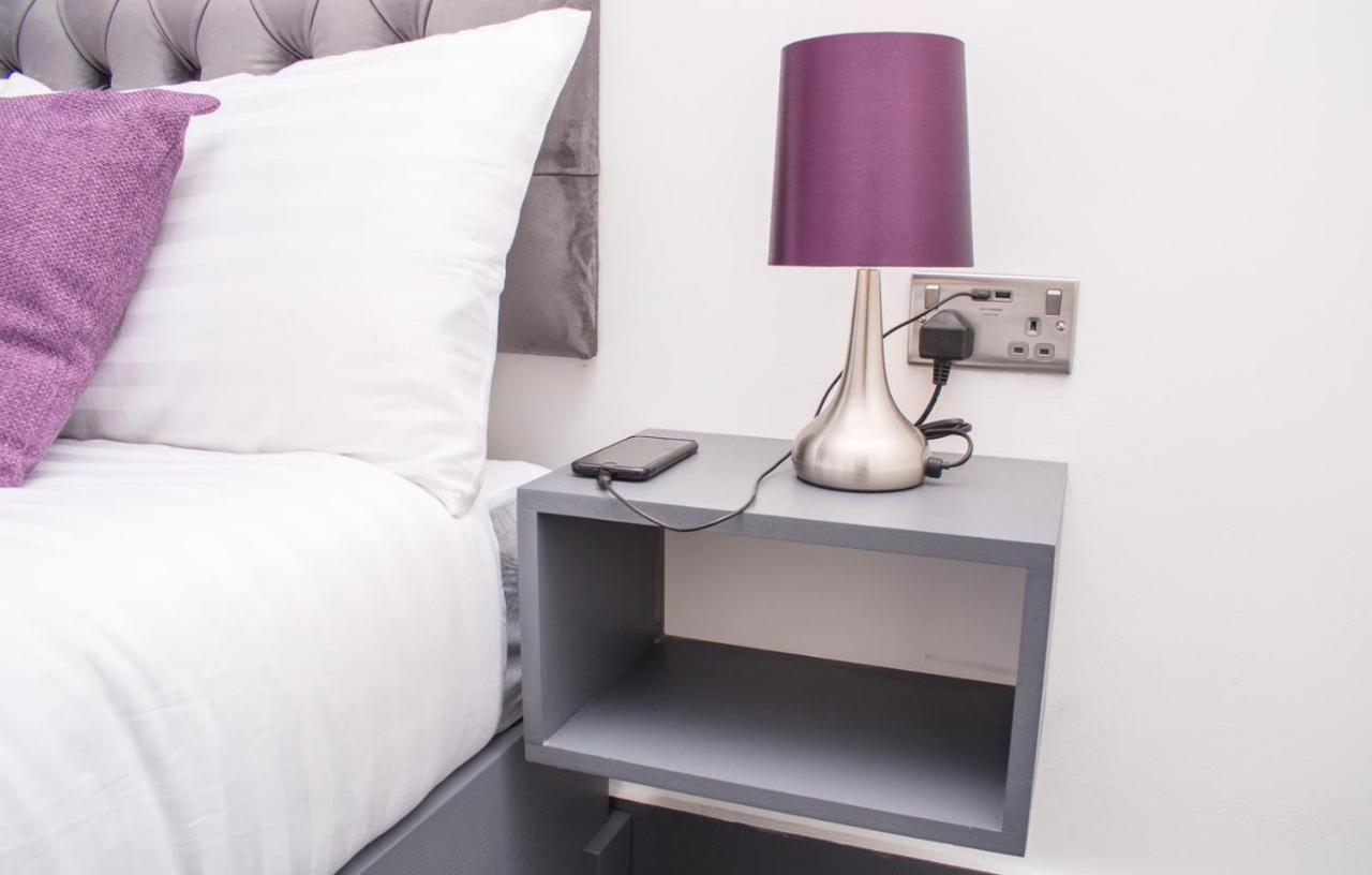 Homestay In Birmingham Sleeps 8 - Free Parking & Wifi Bagian luar foto